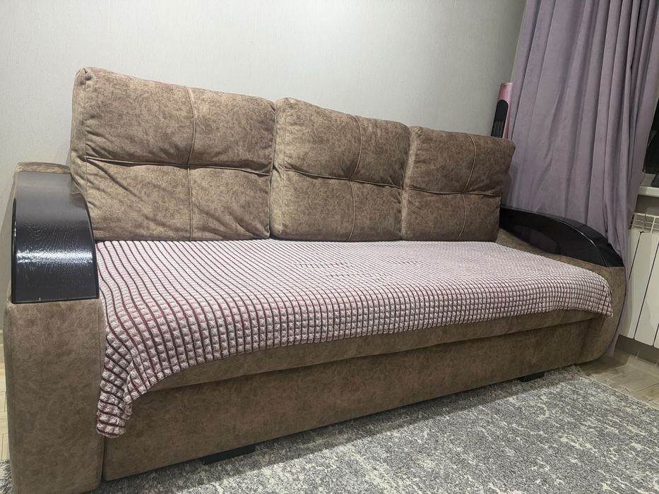 Продаем диван  российской сборки.