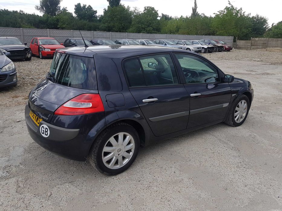 Dezmembram Renault Megane 2 1.6 b Usa fata/usa spate /punte spate