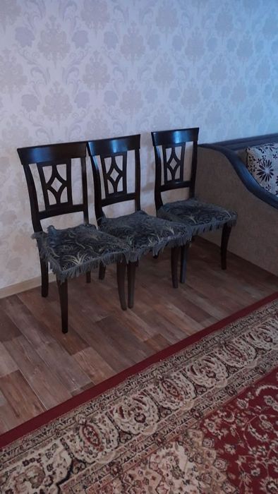 Стол со стульями для зала