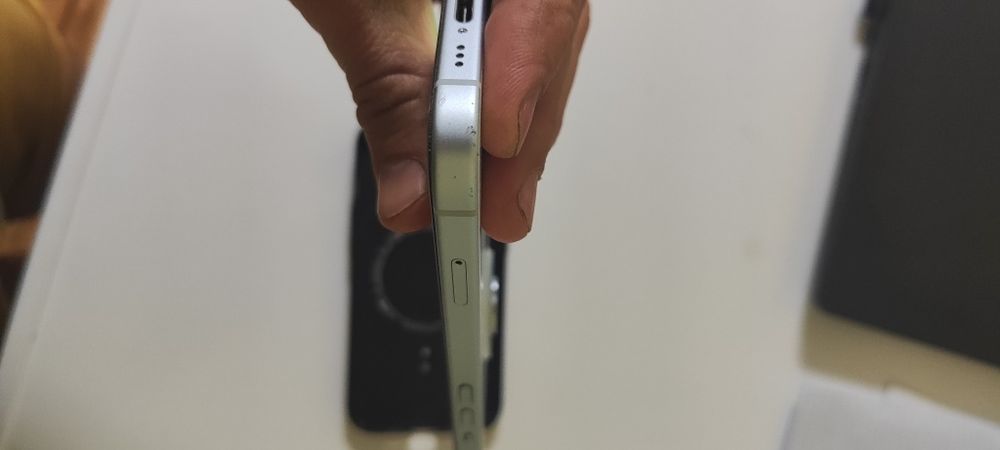 Продам iPhone 15 128 gb белый