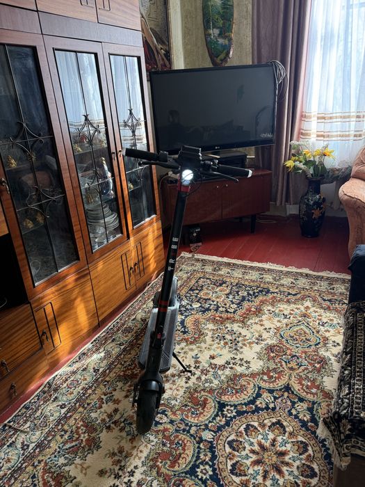 Продам электросамокат