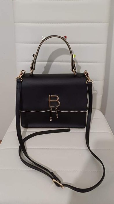 Стилна Дамска Чанта - ЧИСТО НОВА