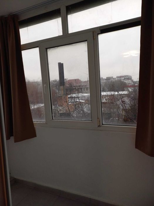 Inchiriez apt 2 camere  mobilat si utilat.