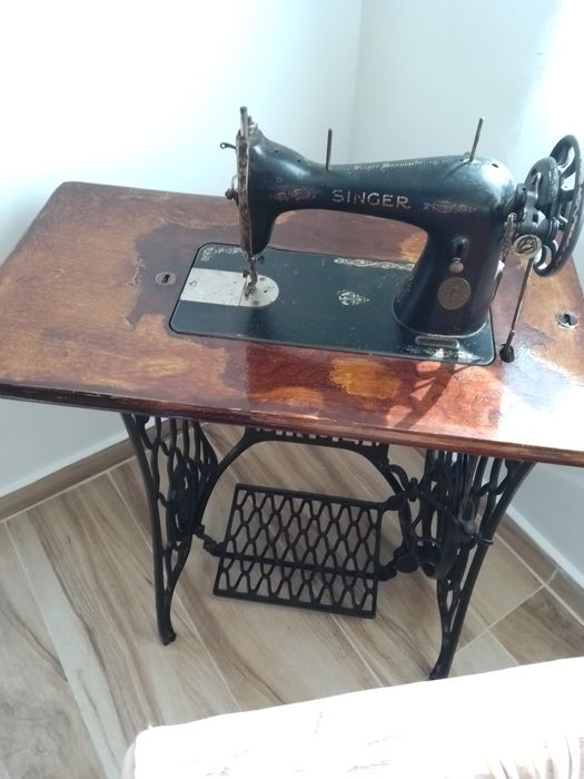 Vand urgent mașina Singer