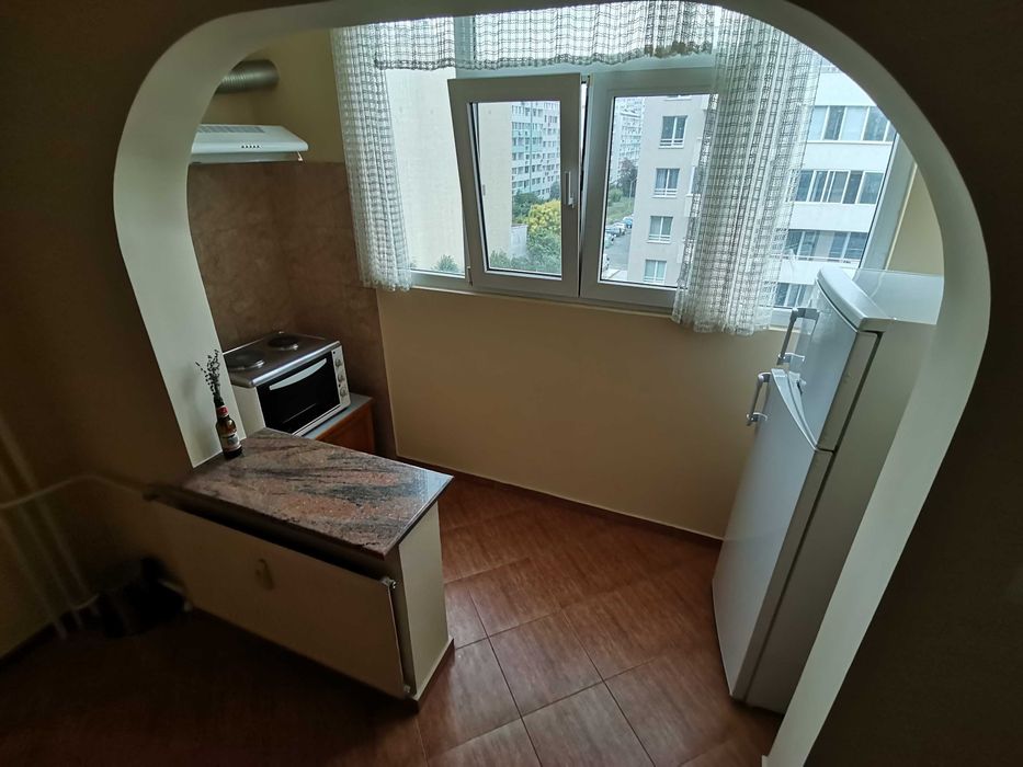 Дава се под наем Едностаен апартамент в Бургас, Славейков - 48 кв.м за 153 € - Снимка #3