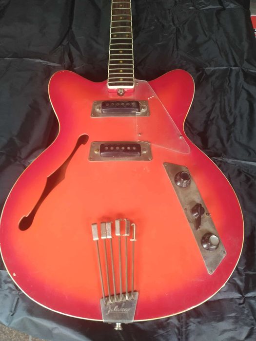 китара полуакустична  Йолана