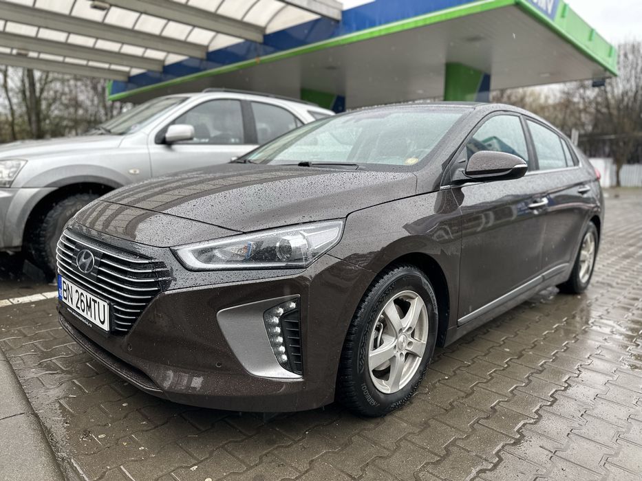 Hyundai ioniq hybrid