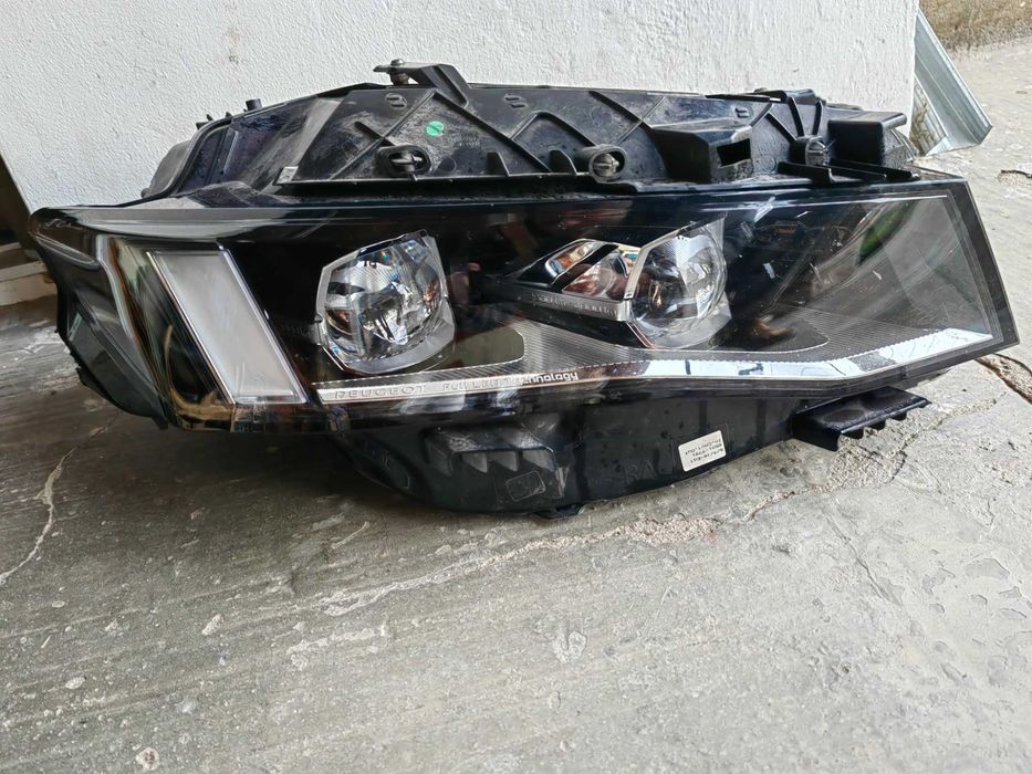 Фар Peugeot 508 LED десен / Фар Пежо 508 Оригинален