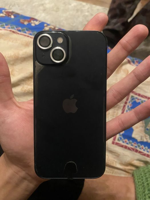 Продам Iphone 13