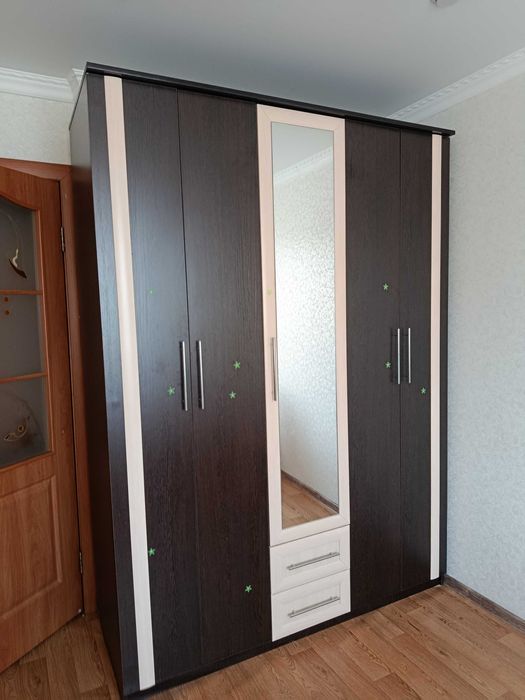 Шкаф  спальный для вещей