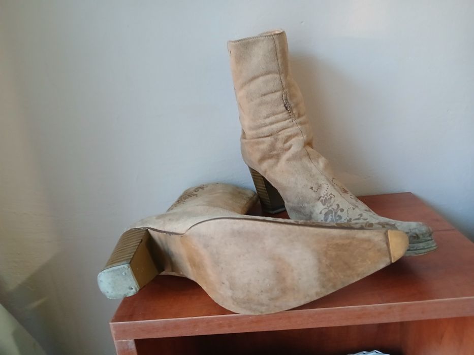 Дамски ботуши и 2 бр дамски обувки подарък към ботушите