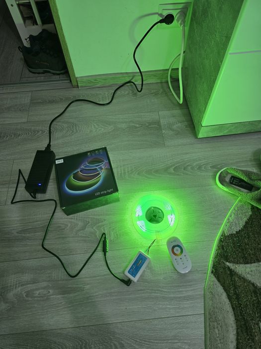 Bandă LED COB RGB + alb cald 5M WiFi – 784 LED/m, 24V