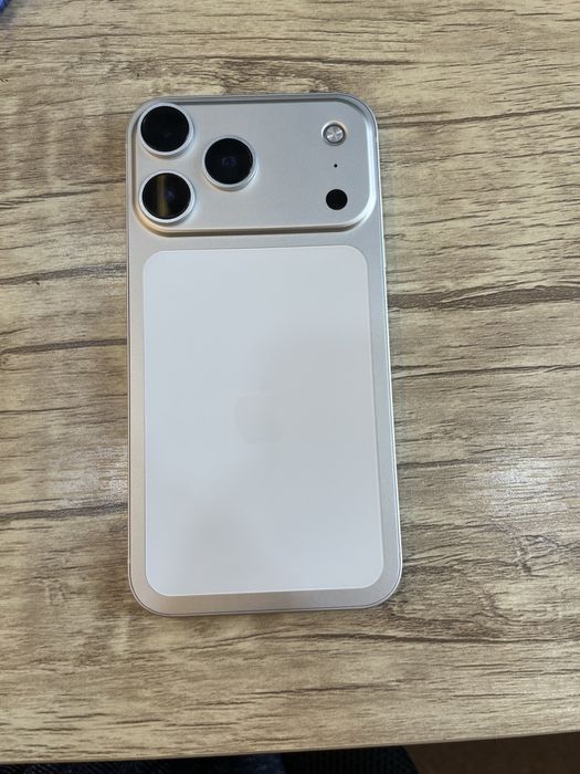 Iphone 11 64GB (iphone 17 pro korpusida yangi)