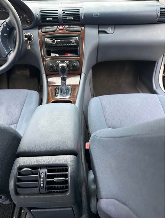 Vând Mercedes C class automat diesel