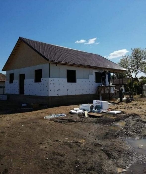 Vând și executam case modulare pe structura metalica
