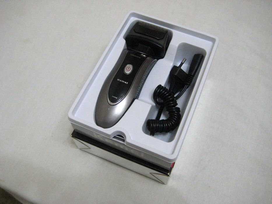 Электробритва KEMEI фабричный почти новым состоянии!