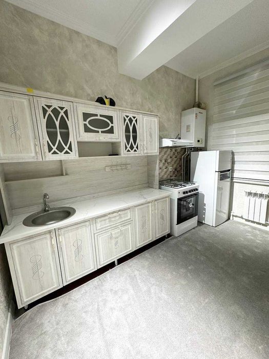 Яшнабад ЖК Азия Хаус продается квартира с мебелью  1/5/8  42м2