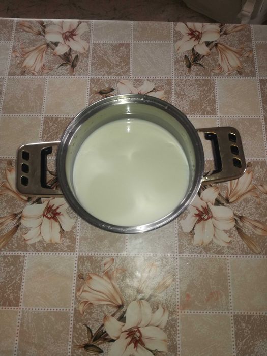 Продавам козе мляко прясно, кисело и сирене