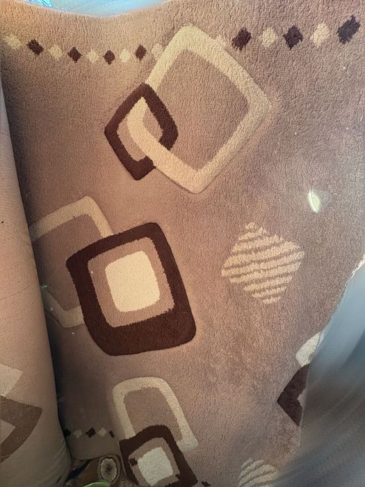 Отдам ковёр б/у.