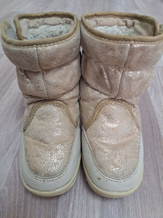 Продам обувь для девочки