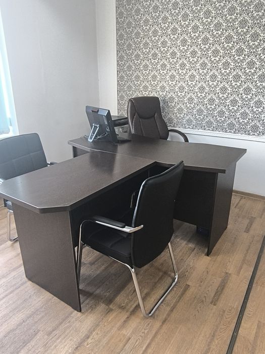 Продам набор мебели руководителя