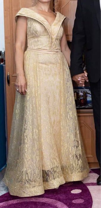 rochie aurie lunga, model unicat