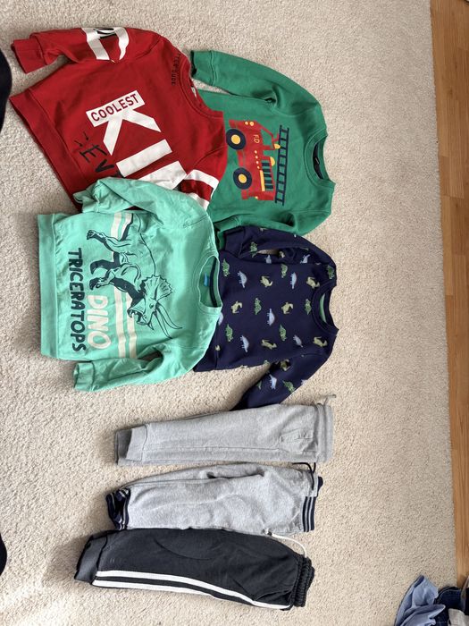 Lot haine baiat de gradinita 2-3-4 ani