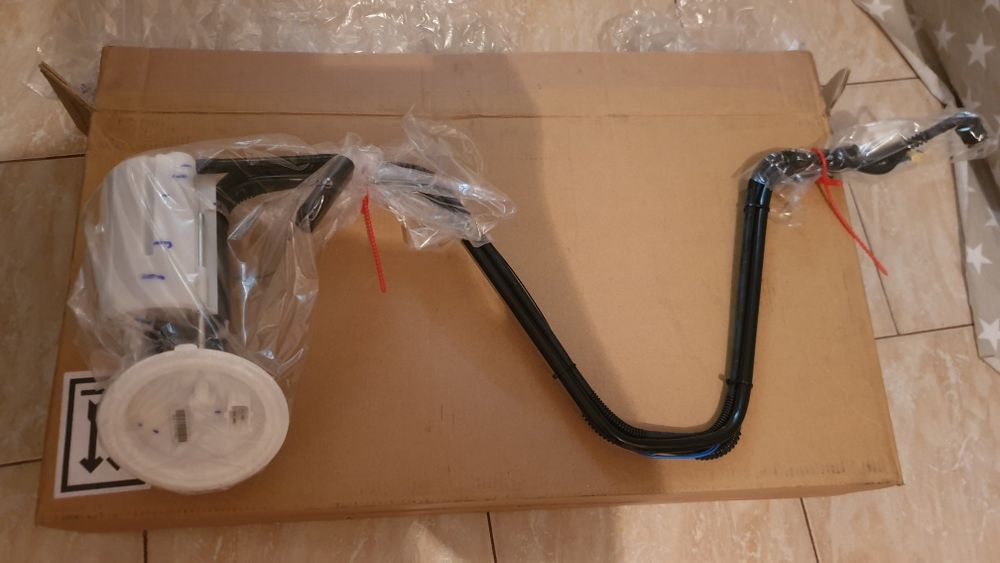 Vand pompa de benzina electrica Bosch noua