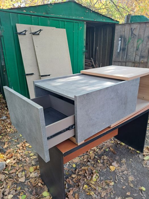 Офис учун мебел бор. Ҳаммаси ишлатилган. Холати яхши.