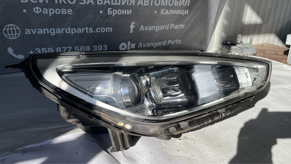 2 броя десен и един ляв фар Hyundai i30 (2008-2012)