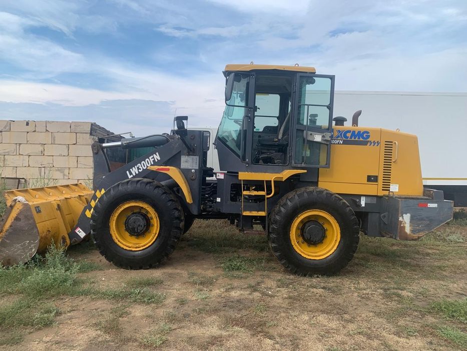 Продам погрузчик  XCMG  LW300FN