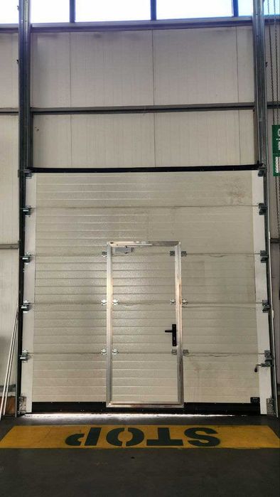 Фурнитура для секционных ворот, в наличии есть всё.