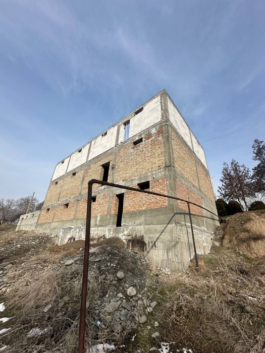 3 каватли Нотурар бино сотилади