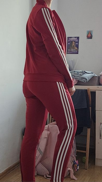 Treningul Adidas rosu