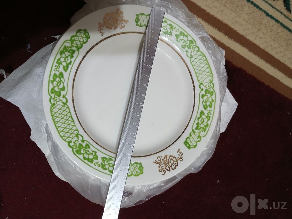 Фарфоровые тарелки