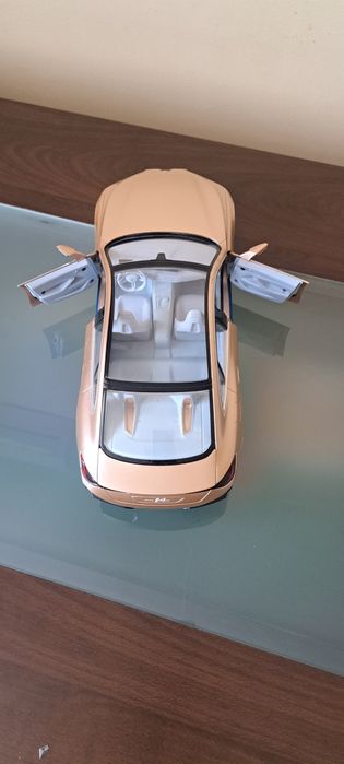 Masina BMW i4 Cu telecomanda