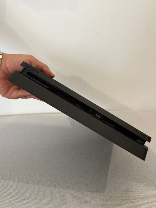 PS4 Slim 500GB – stare foarte bună