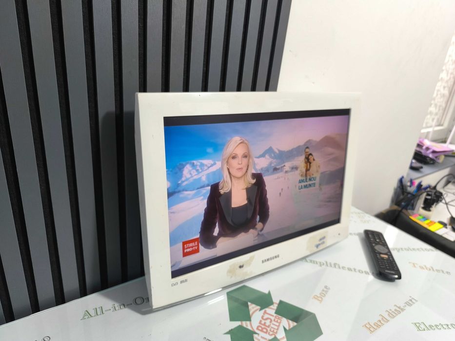 Televizor Samsung LE22A450C1D 22 inch cu porturi multiple