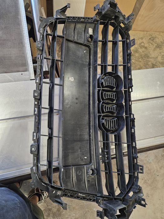 Решетка за  Audi A4 b8.5 quatrro OEM