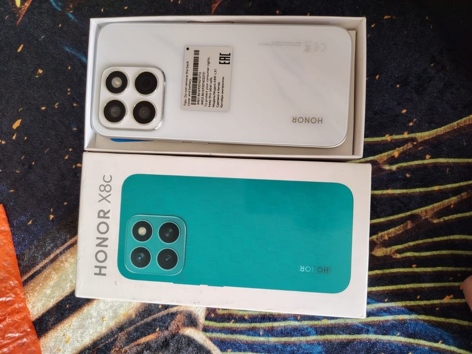 Продаётся телефон