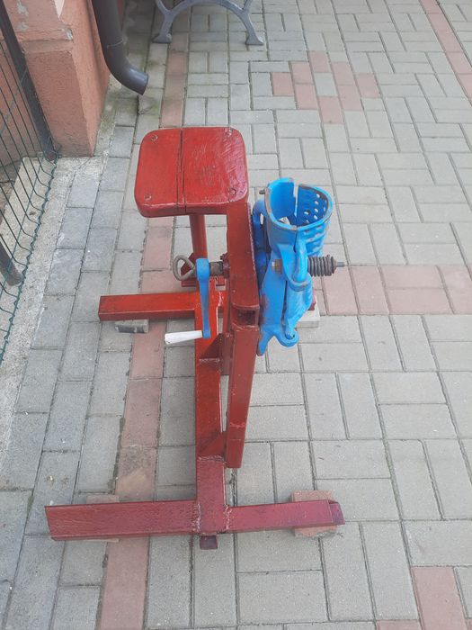 Masina manuala de curatat porumbul