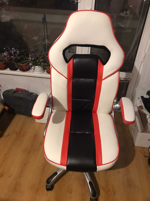 Нов геймърски / офис стол