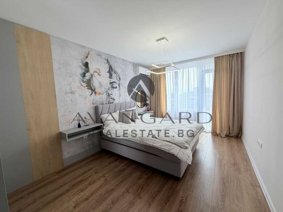 оф.25472 Дизайнерски тристаен/ Съдийски