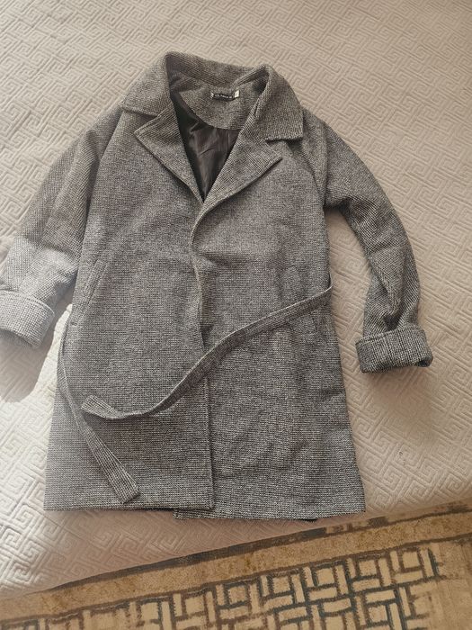 Пальто 2 тыс 42 и 48р
