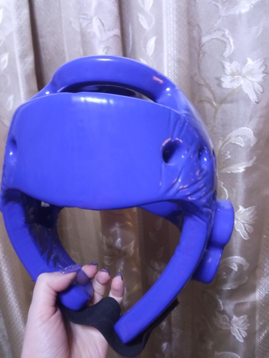 Шлем для каратэ ,новый