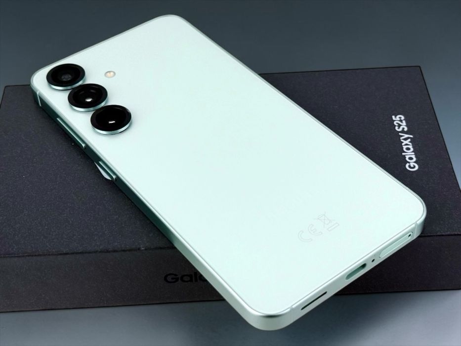 НОВ! Samsung Galaxy S25 5G 128GB 12RAM Mint 2г. Гаранция!