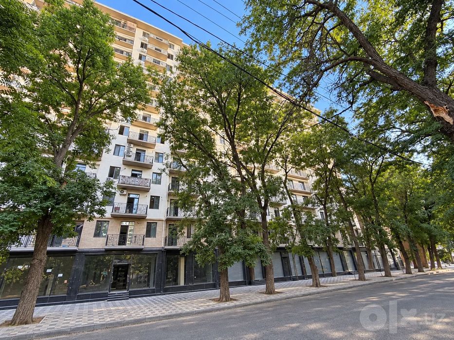 Продается 4-х комнатная коробка в Аския сити