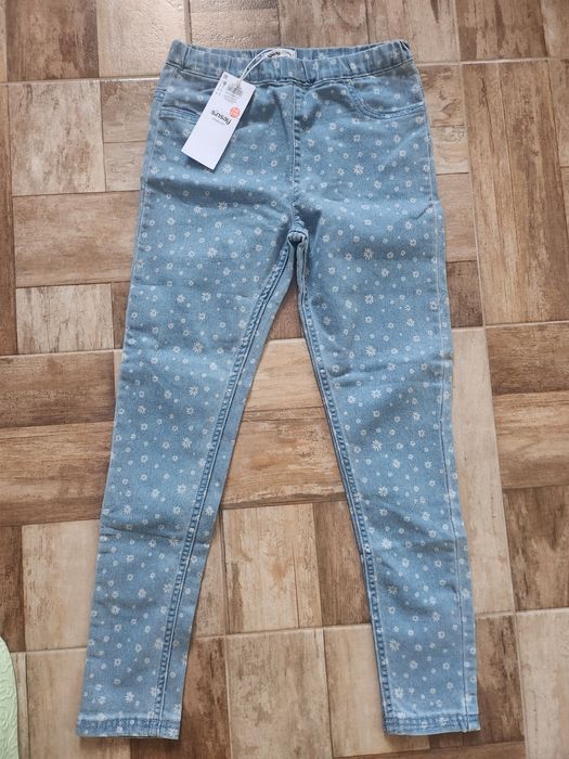 Детски дънки , нови