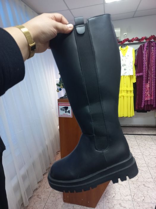 продам новые сапоги 36р