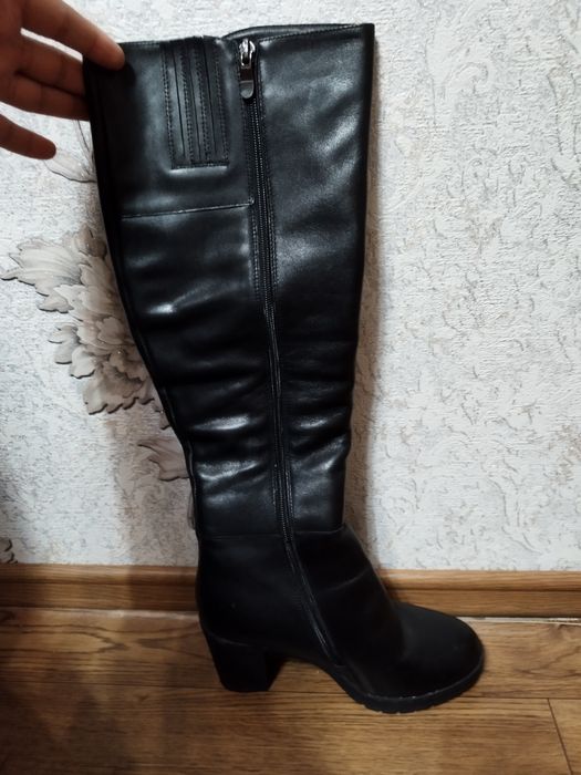 Продам кожаные сапоги